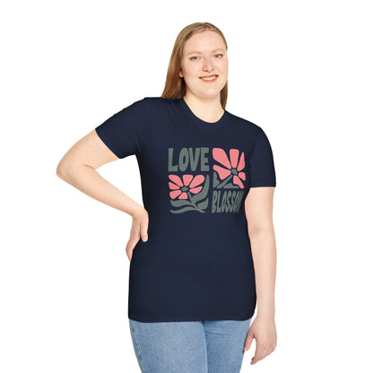 Love Blossom - Boho Flower T-Shirt