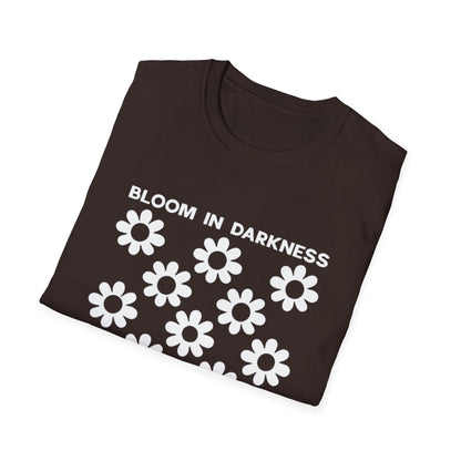 Bloom in Darkness petals in battels - Silhouette Grid Daisies T-Shirt