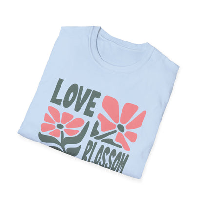 Love Blossom - Boho Flower T-Shirt
